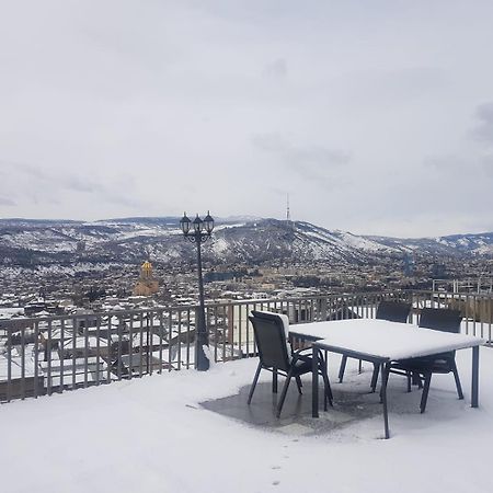 Upstairs Hotel Tbilisi ภายนอก รูปภาพ