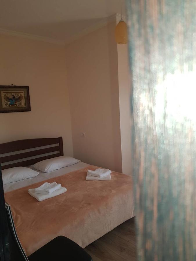 Upstairs Hotel Tbilisi ภายนอก รูปภาพ