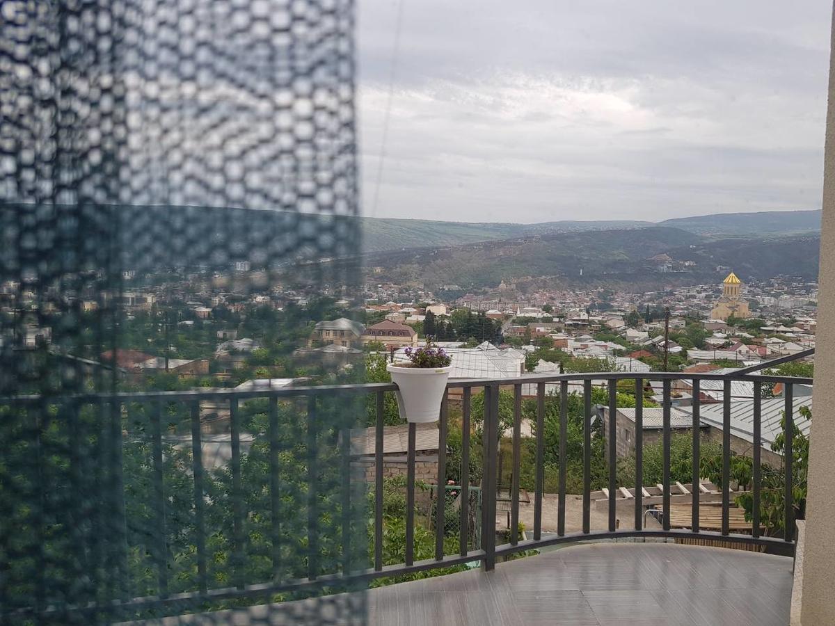 Upstairs Hotel Tbilisi ภายนอก รูปภาพ