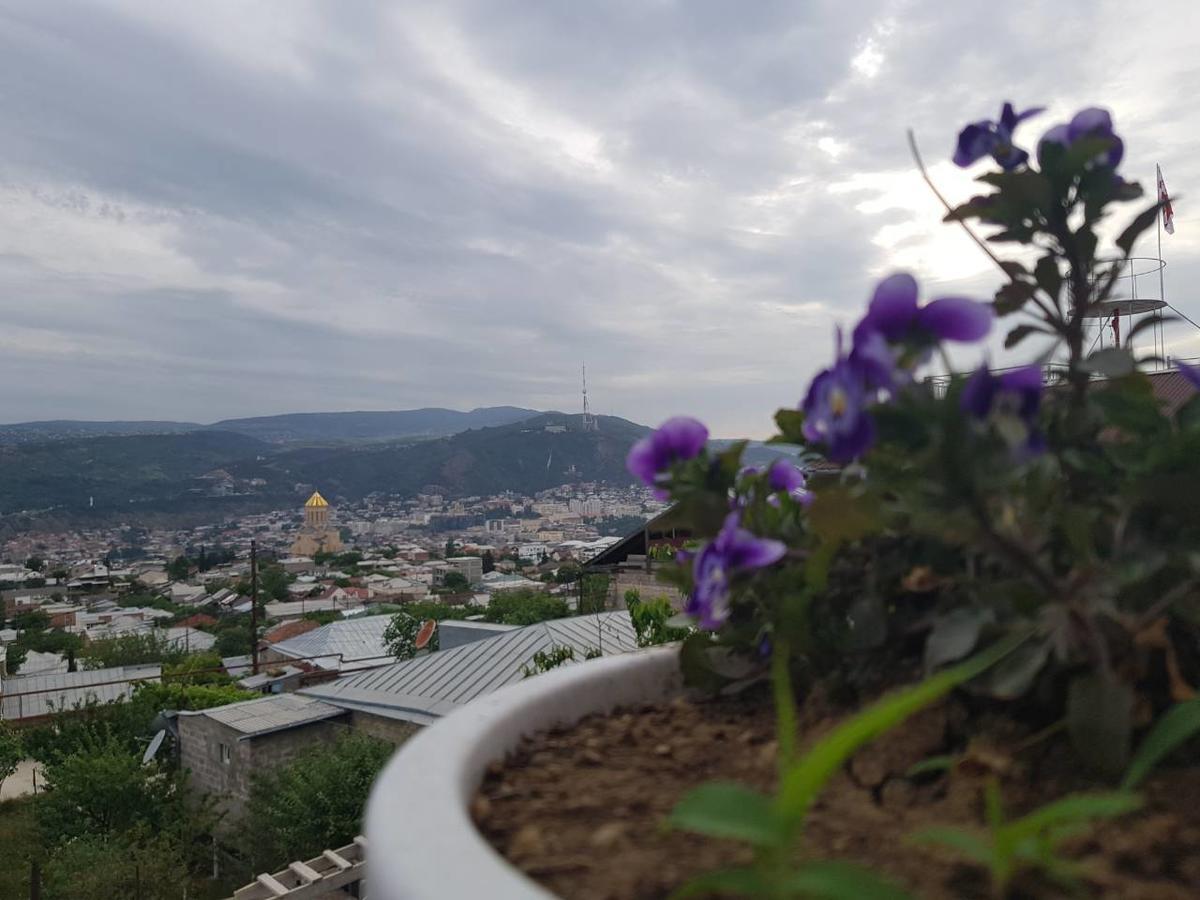 Upstairs Hotel Tbilisi ภายนอก รูปภาพ