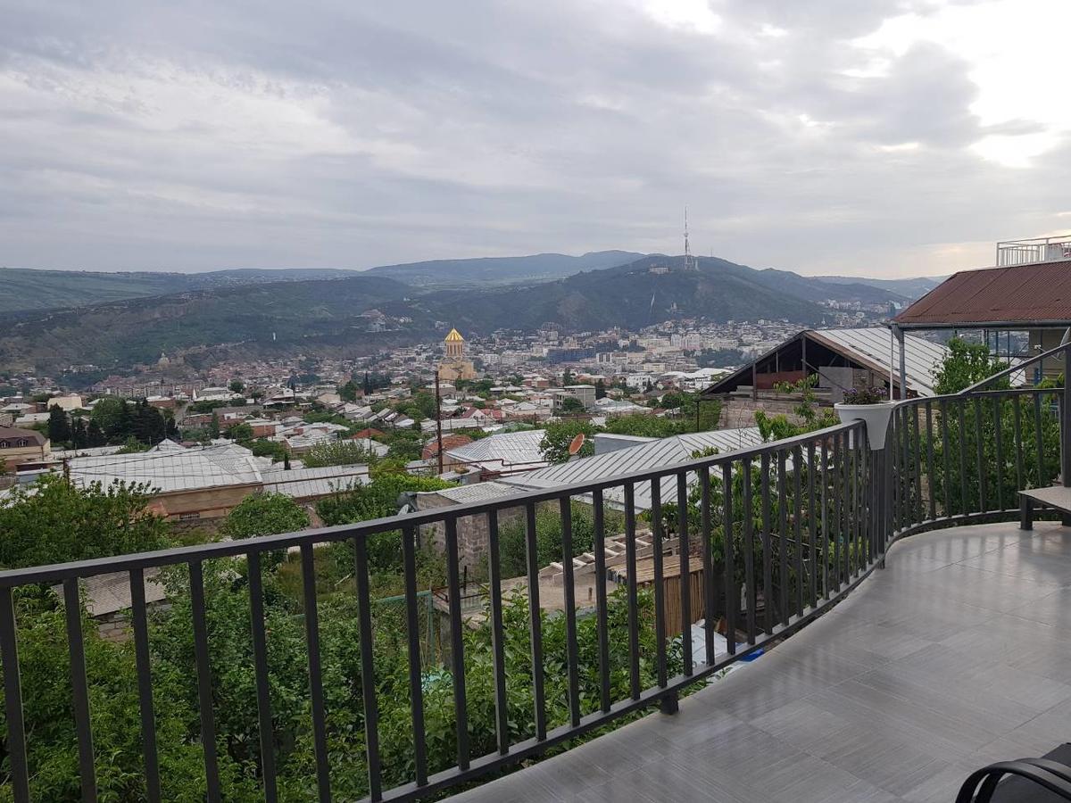 Upstairs Hotel Tbilisi ภายนอก รูปภาพ