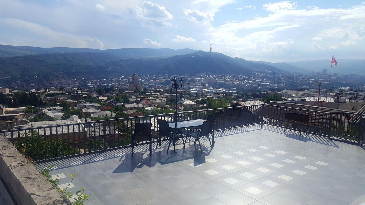 Upstairs Hotel Tbilisi ภายนอก รูปภาพ