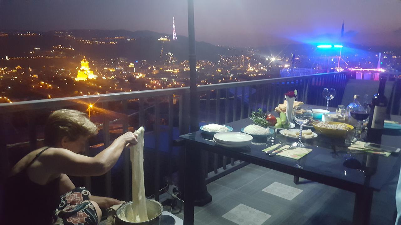 Upstairs Hotel Tbilisi ภายนอก รูปภาพ