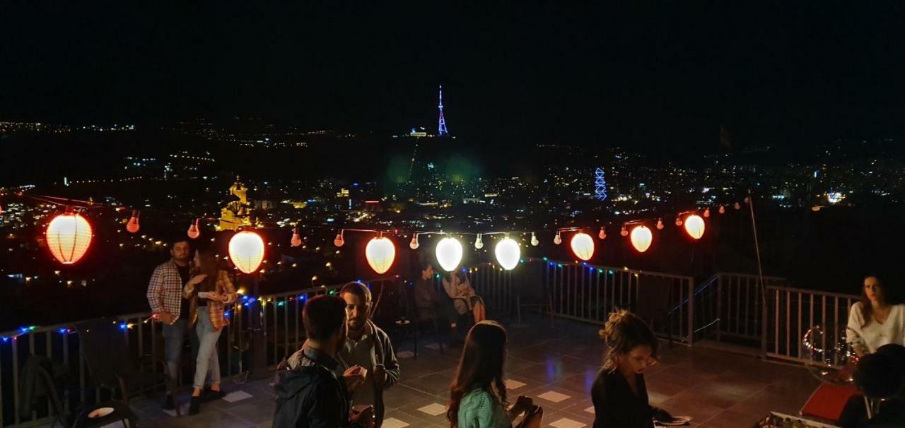 Upstairs Hotel Tbilisi ภายนอก รูปภาพ